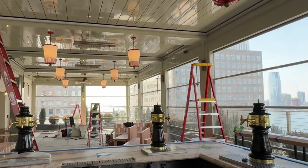 conrad otel retractable roof