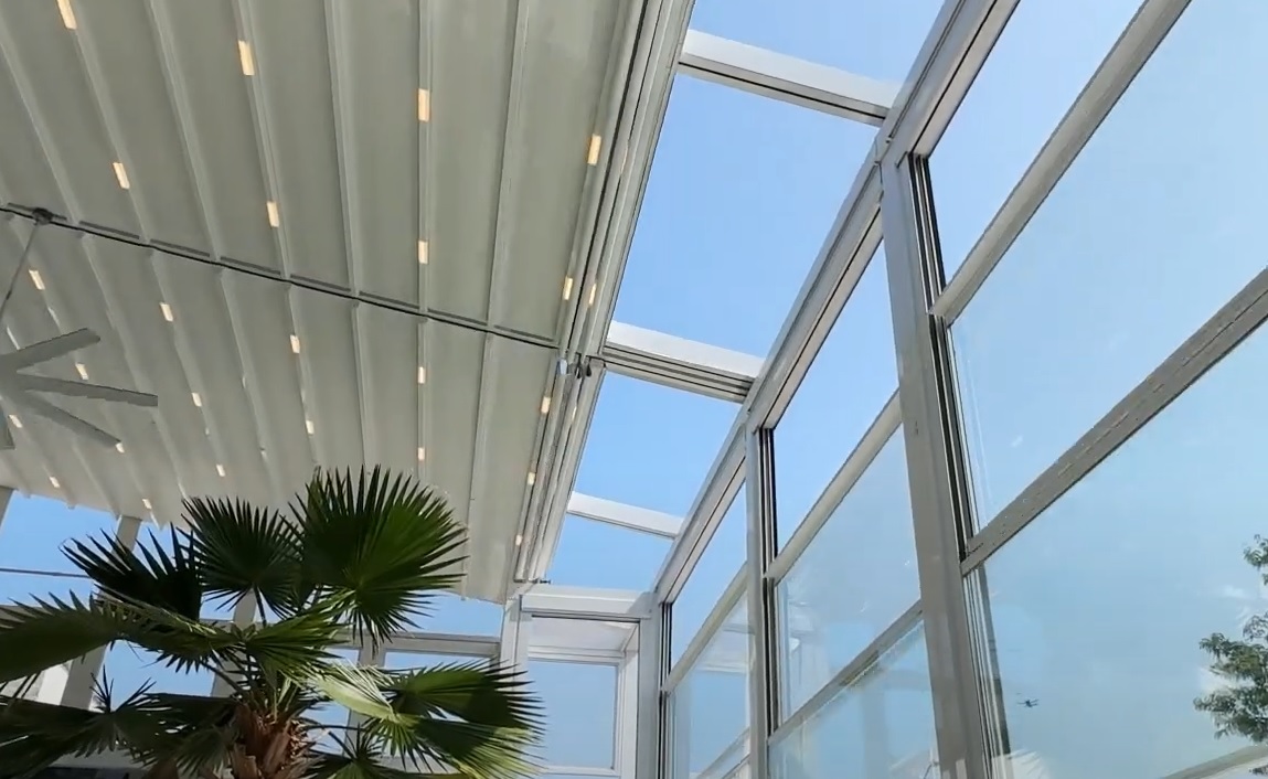 retractable roof